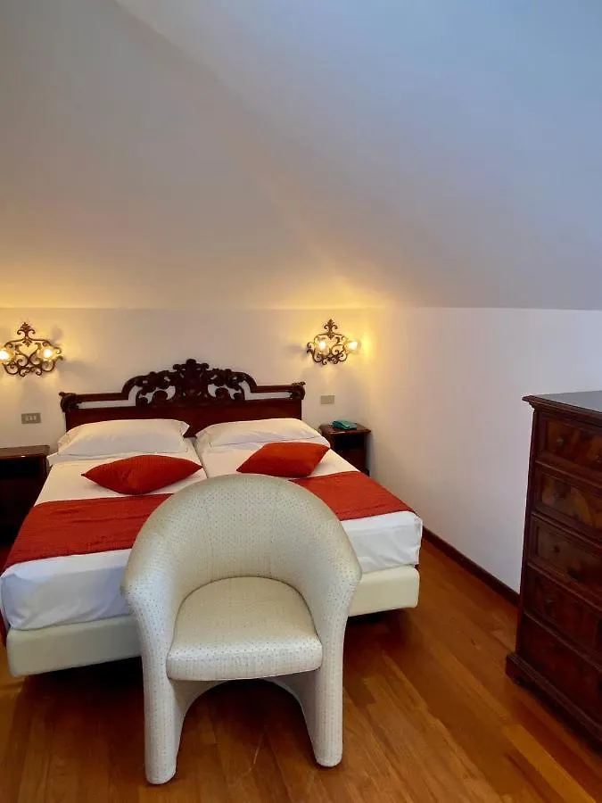 Hotel Punta Est Finale Ligure 4*,  Italië