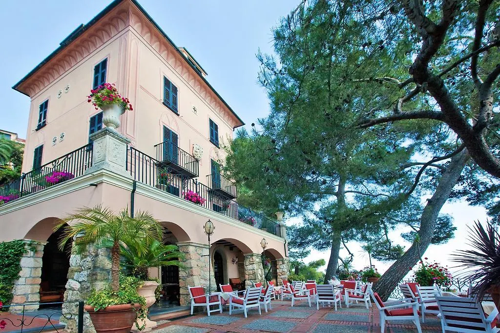 Hotel Punta Est Finale Ligure Italië