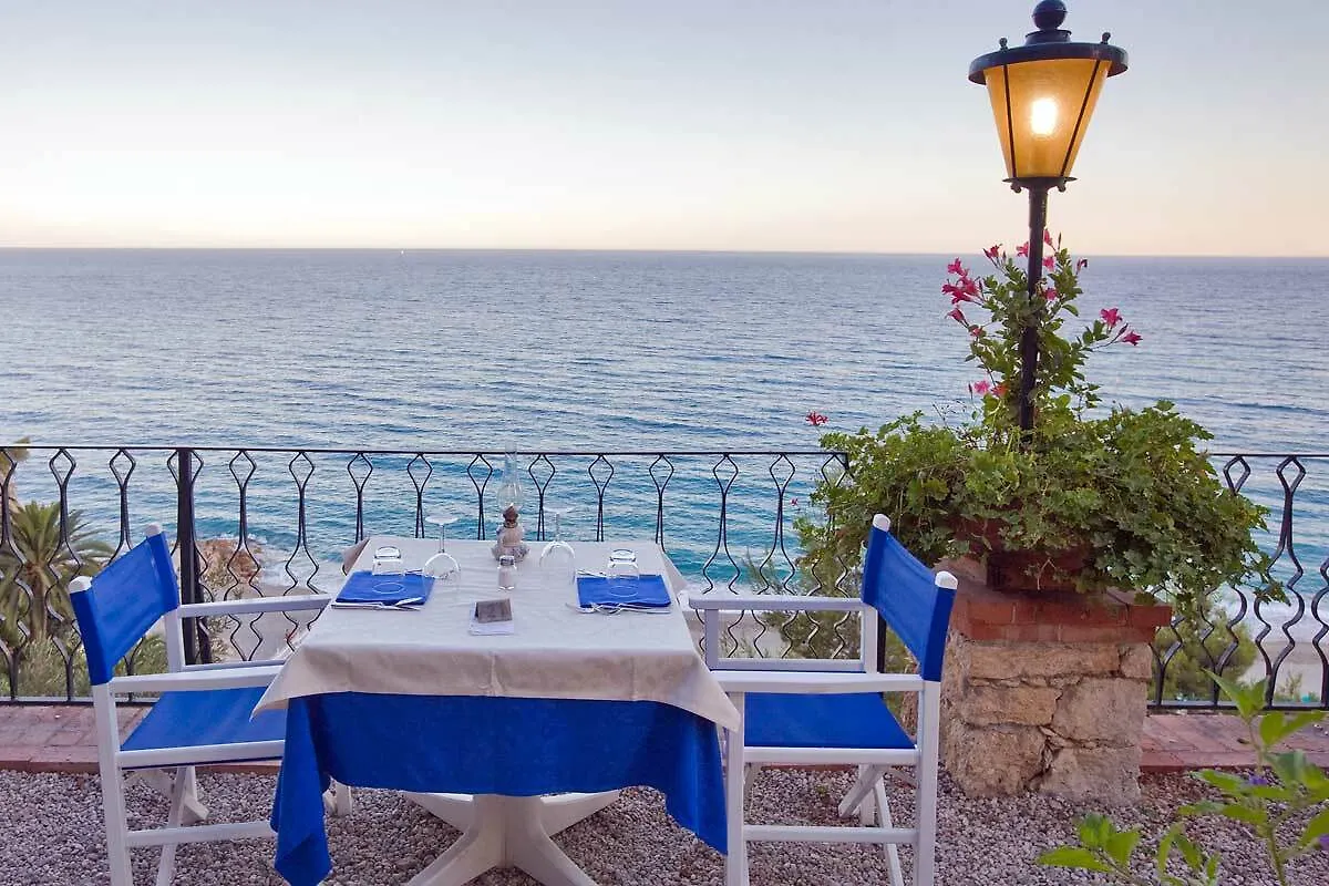 Hotel Punta Est Finale Ligure Italië